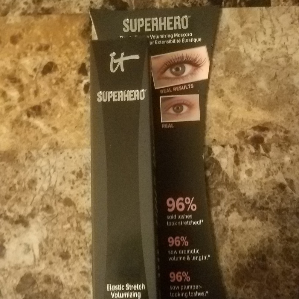 NIB* It cosmetics superhero mascara